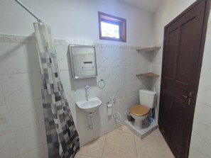 Jetted bath, soap - Lagoa e Mar House, Barra Itanhangá (Rio de Janeiro)