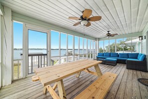Dining - The Flip Side | Private Dock w/ Tie Up | Little Lagoon | My Beach Getaways (Gulf Shores)