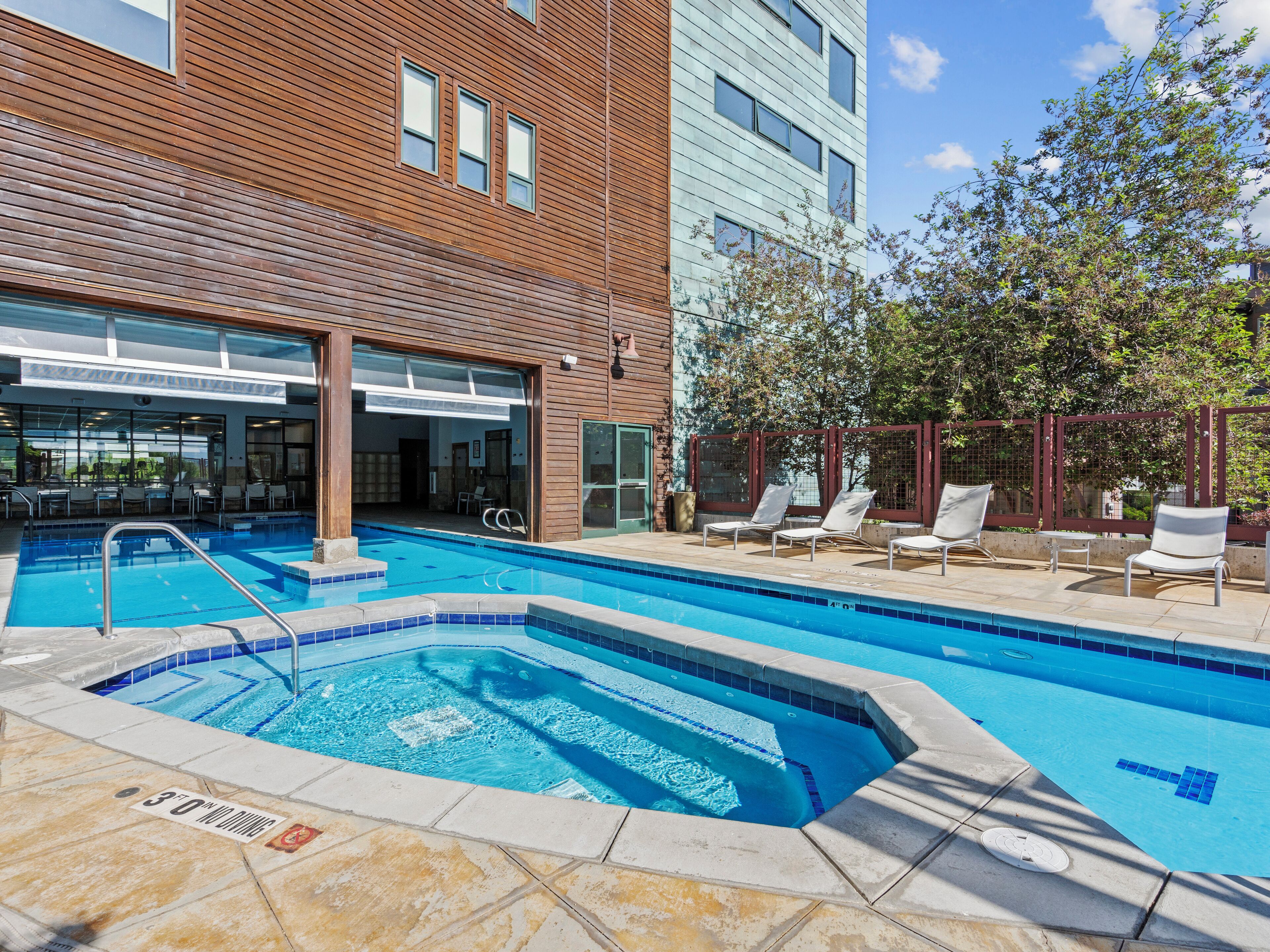 Piscina interna, piscina aquecida