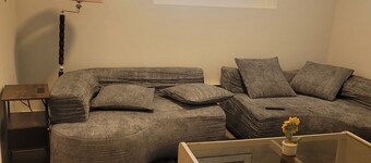 Beautiful new home close to greenery