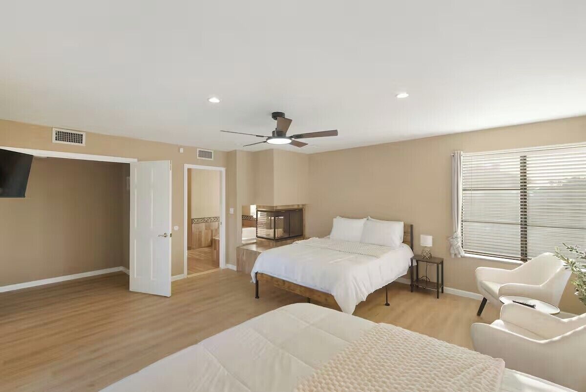 Comfort Quadruple Room | Iron/ironing board, free WiFi