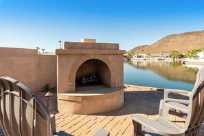 Terrace/patio - Spectacular Lake House Retreat (Glendale)