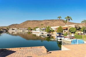 Marina - Spectacular Lake House Retreat (Glendale)