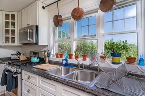 Private kitchen - ENTIRE BEAUTIFUL 3BR Home- 2 Minute Walk to Beach (Rye)