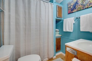 Shower, hair dryer, towels - Florida Keys Waterfront Escape w/35' Seawall & Seconds to Open Water (Cudjoe Key)