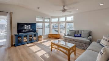 Smart-TV, bordtennis og bøker