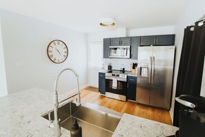 Private kitchen - 2 Min Ride to Downtown, Stylish Spacious 3 BR Home (Raleigh)