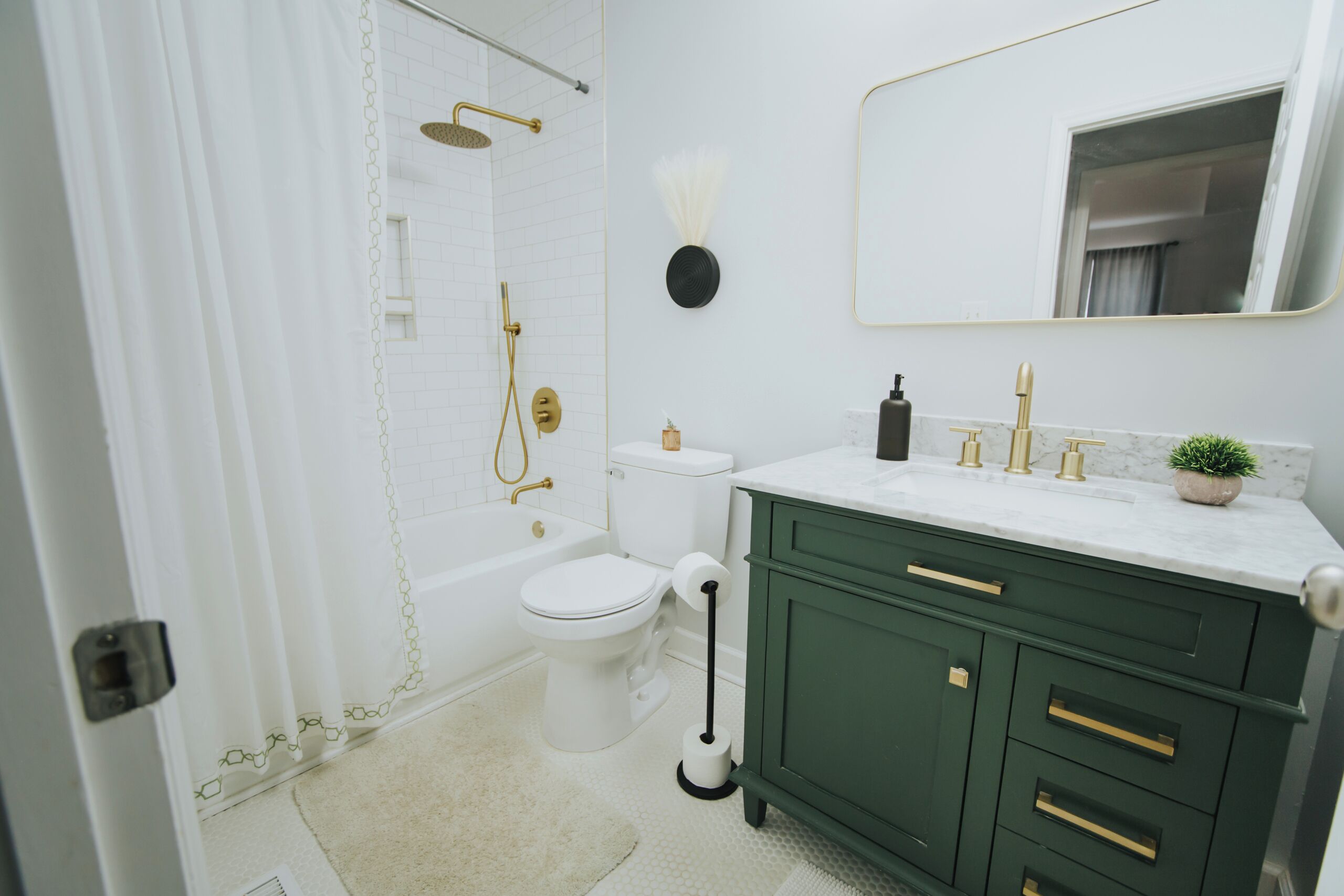 Shower, towels, soap, toilet paper