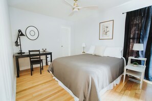 Desk, WiFi, bed sheets - 2 Min Ride to Downtown, Stylish Spacious 3 BR Home (Raleigh)