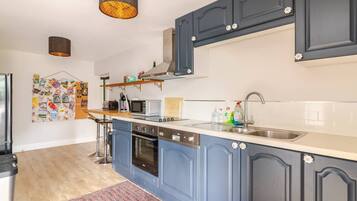 Fridge, microwave, oven, dishwasher