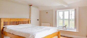 Quiet alternative to a hotel - Furzen Farmhouse