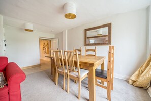Dining - Charming countryside retreat with luxury shared spaces (Gloucestershire)