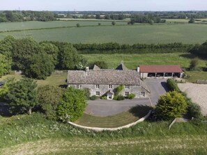 Exterior - Charming countryside retreat with luxury shared spaces (Gloucestershire)