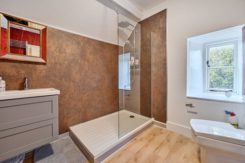Quiet, charming countryside retreat - triple room (separate bathroom)