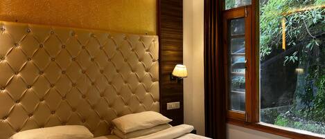 In-room safe, free WiFi