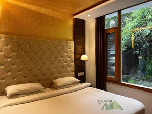 Deluxe Double or Twin Room | In-room safe, free WiFi - The Croft Bnb (Shimla)