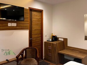In-room safe, free WiFi - The Croft Bnb (Shimla)