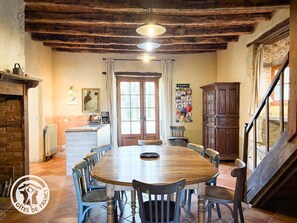 Dining - Gîtes de France® - Domaine de Farelle (LES PECHS DU VERS)