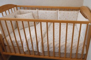 2 chambres, fer et planche à repasser, accès à Internet, literie fournie