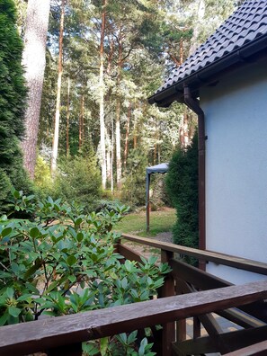 Property grounds - Just 4 minutes from the beach, 52 m² family apartment with two bedrooms (Pobierowo)