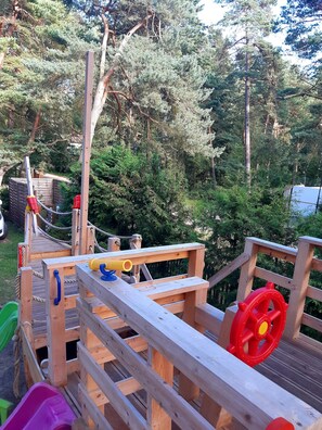 Children's area - Just 4 minutes from the beach, 52 m² family apartment with two bedrooms (Pobierowo)