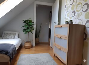 2 Schlafzimmer, Bügeleisen/Bügelbrett, Internetzugang, Bettwäsche