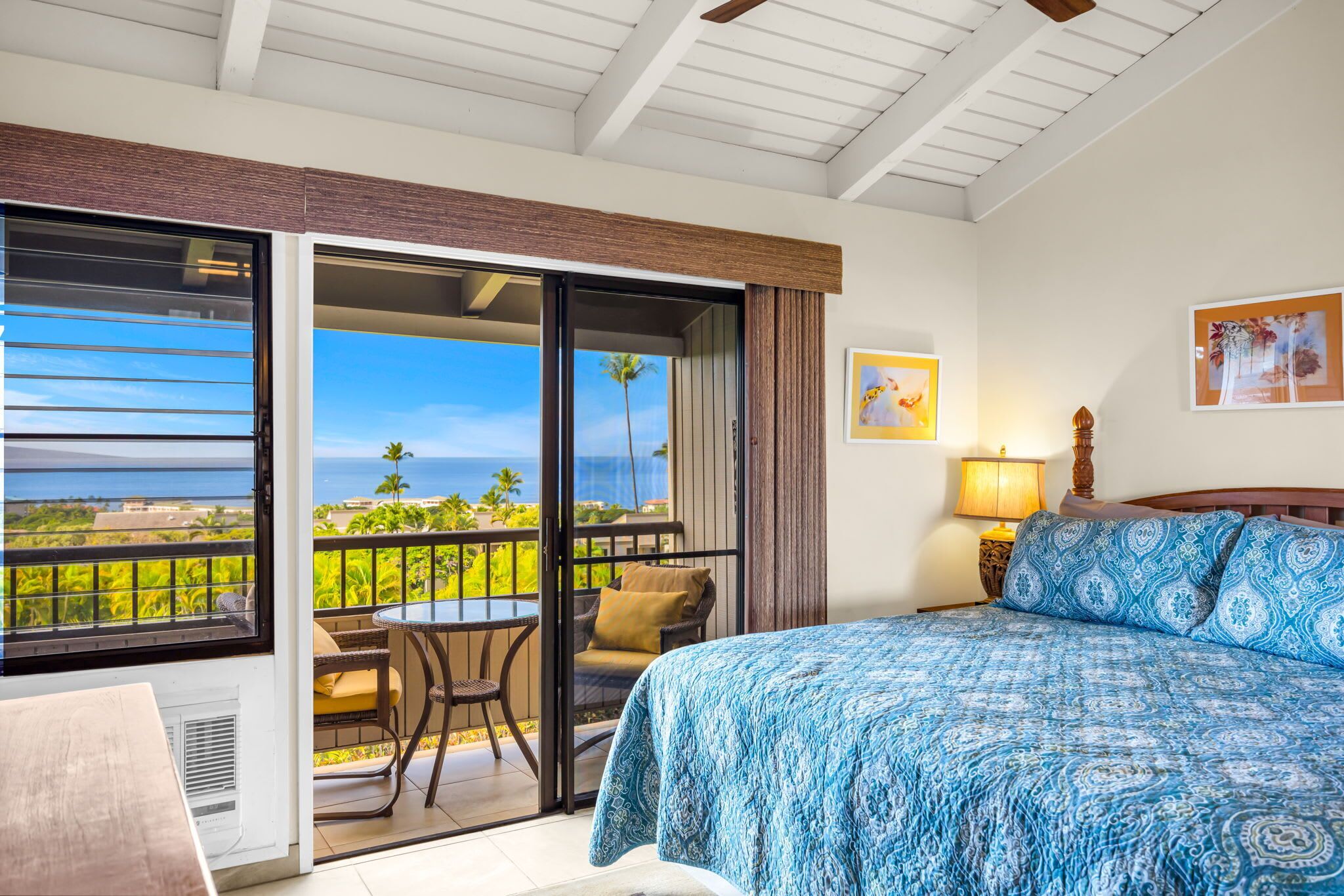 Desk, iron/ironing board, WiFi, bed sheets