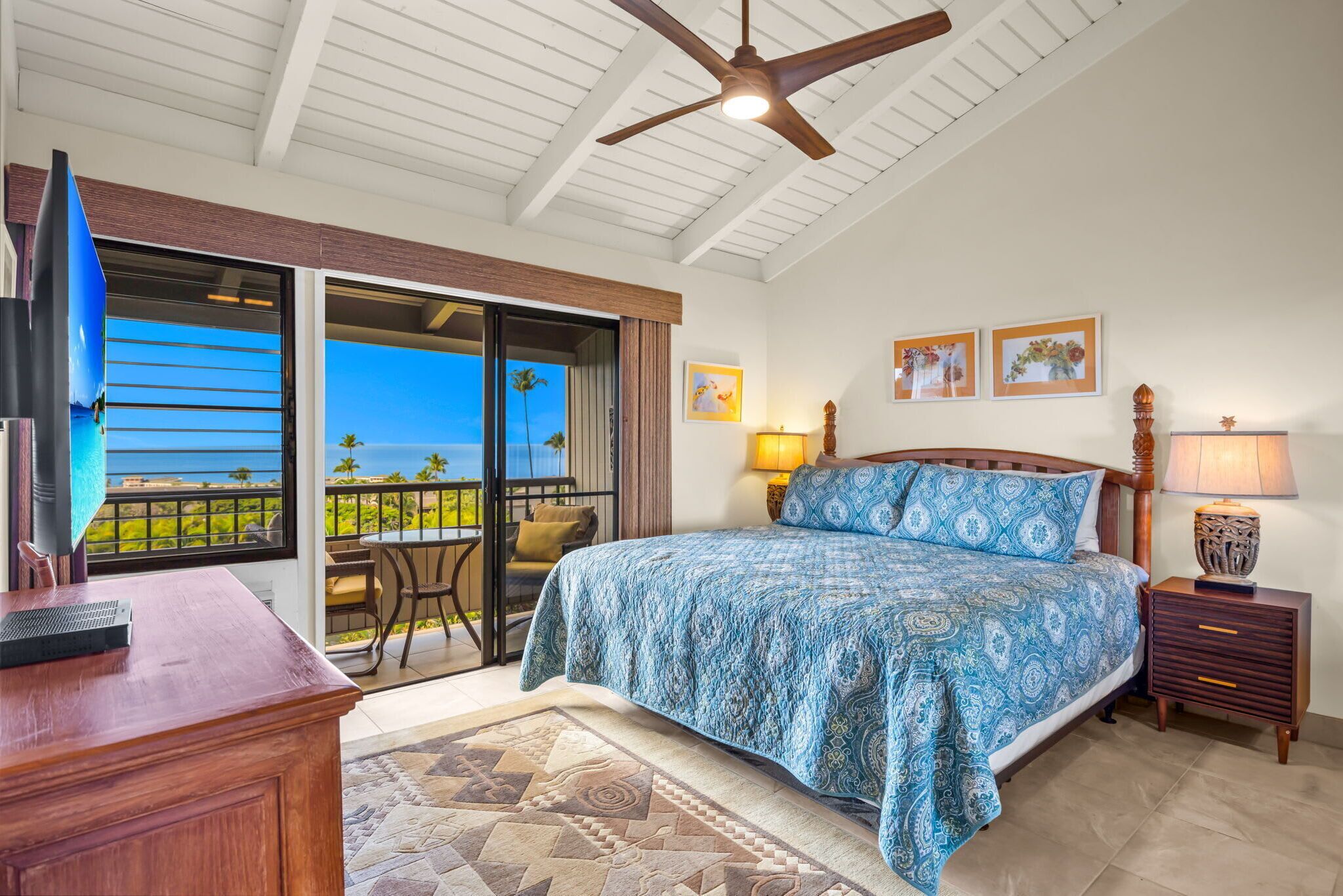 Desk, iron/ironing board, WiFi, bed sheets