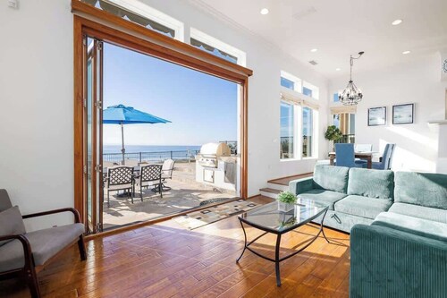 Ocean View 4 Bedroom, 2 Min Walk to Beach