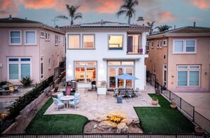 Outdoor dining - Ocean View 4 Bedroom Home (Carlsbad)