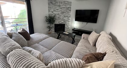 Modern 1BD Near UofA and St Mary’s