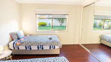 Iron/ironing board, WiFi, bed sheets