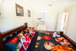 Bügeleisen/Bügelbrett, WLAN, Bettwäsche