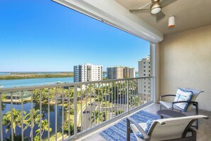 Property grounds - 3BR - Waterfront Condo - Coral Crest (Fort Myers Beach)