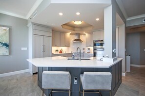 Fridge, microwave, oven, stovetop - 3BR - Waterfront Condo - Coral Crest (Fort Myers Beach)