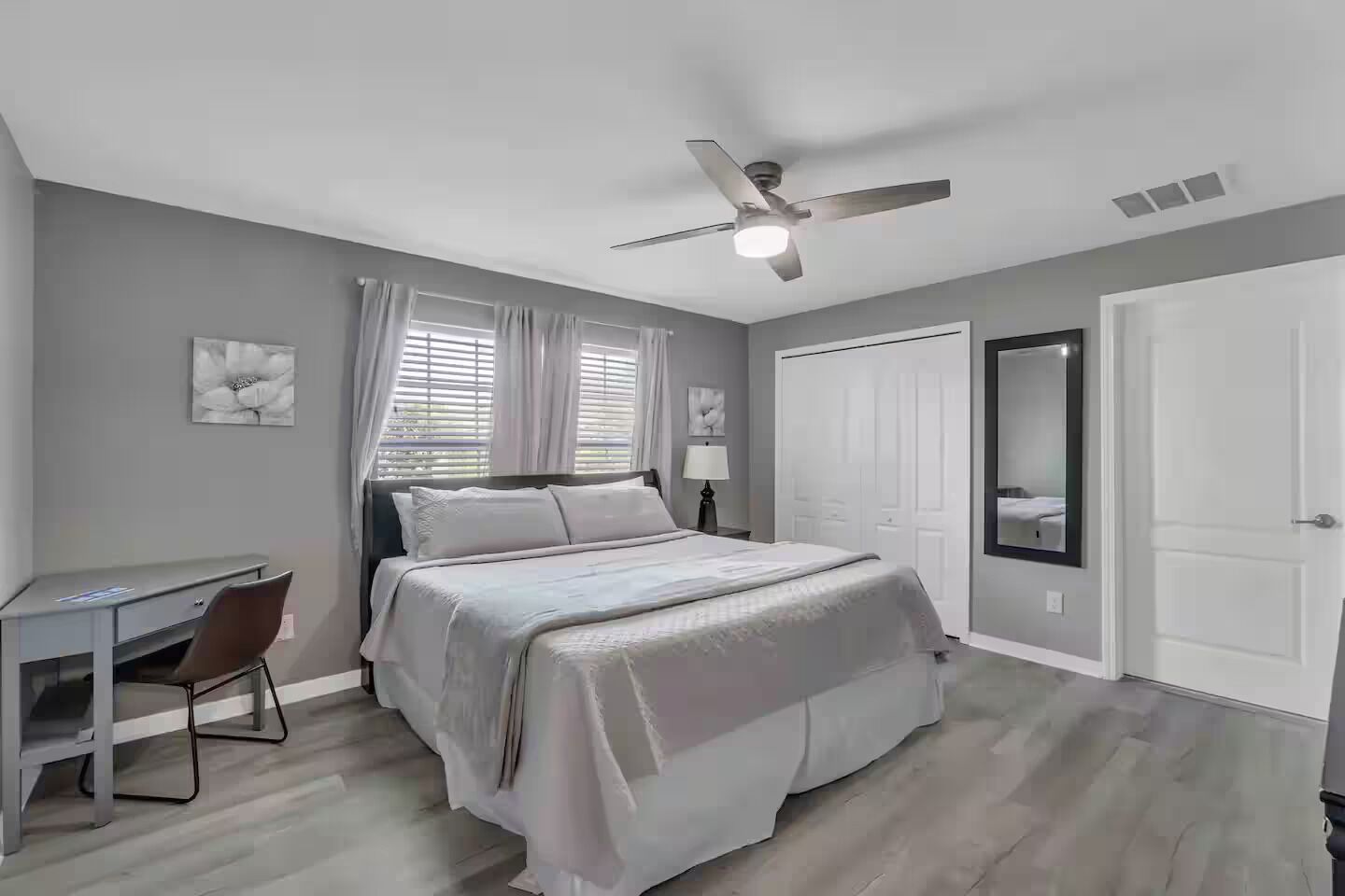 4 bedrooms, iron/ironing board, WiFi, bed sheets