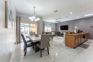 Dining - Four Bedroom Private Pool Townhome, near Disney, on Resort with no resort fee! (Kissimmee)