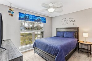 4 slaapkamers, een strijkplank/strijkijzer, gratis wifi, beddengoed