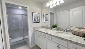Shower, hair dryer, towels - 7545 OS - Solterra Resort Grandeur Luxurious 5-Bedroom Pool Home (Davenport)