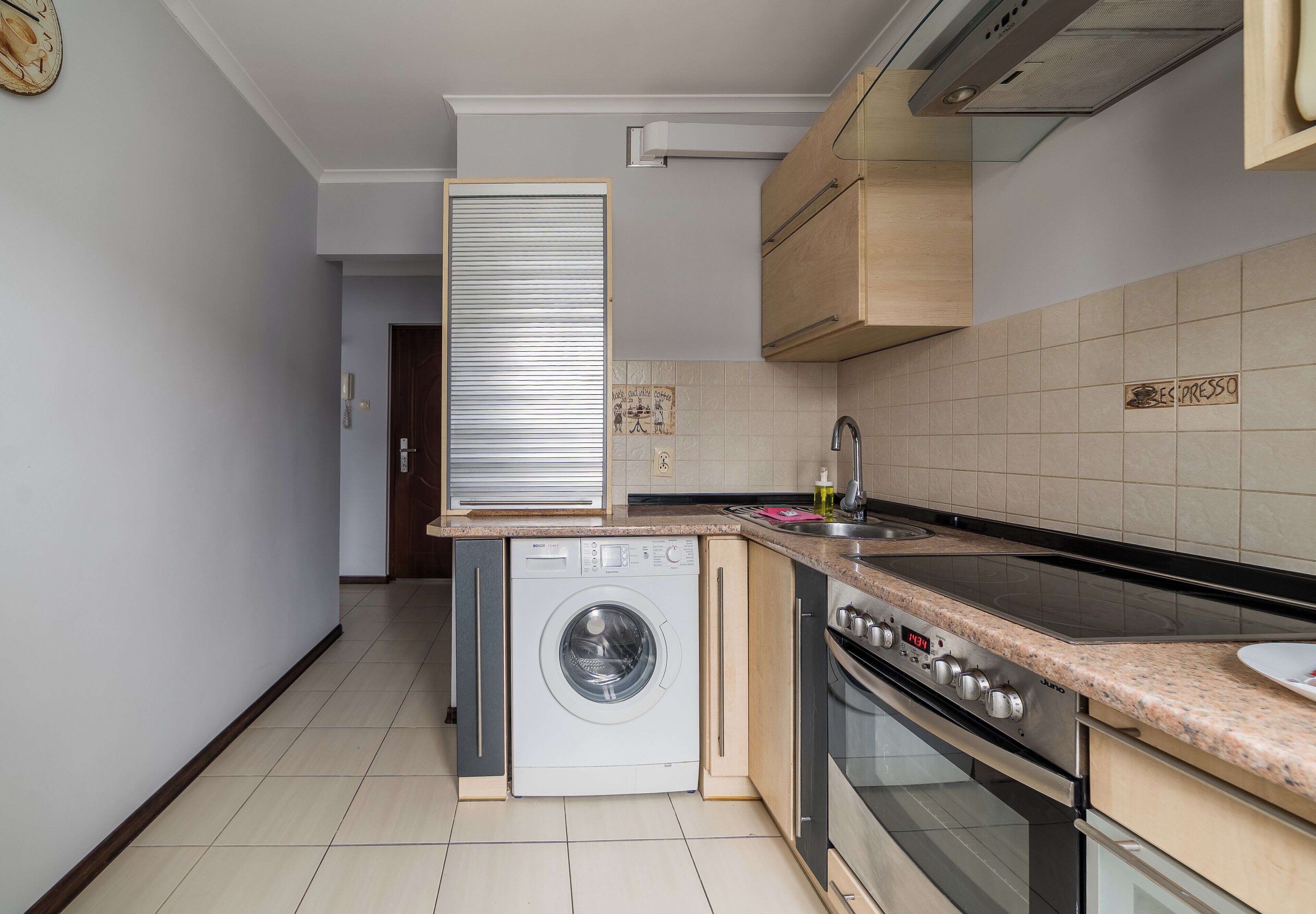 雪櫃、微波爐、焗爐、爐具