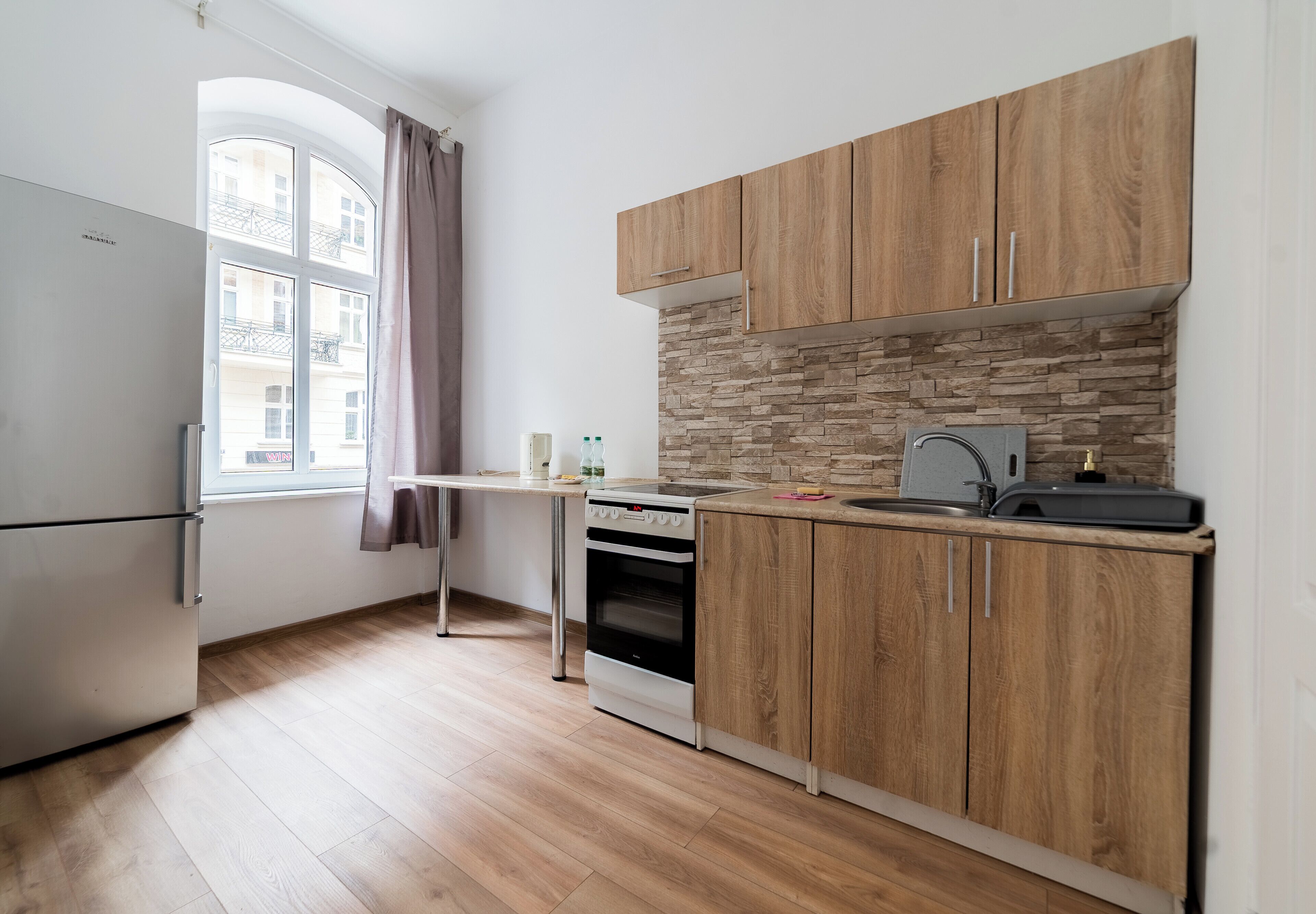 Fridge, oven, stovetop