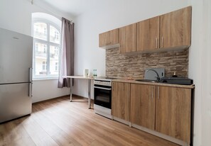 Refrigerador, horno, placa de cocina