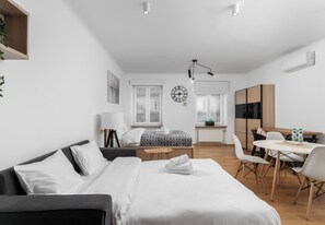 Iron/ironing board, WiFi, bed sheets - Starowiślna 14 Downtown Studio #9A (Kraków)