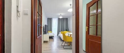 Fer et planche Ă repasser, Wi-Fi, literie fournie