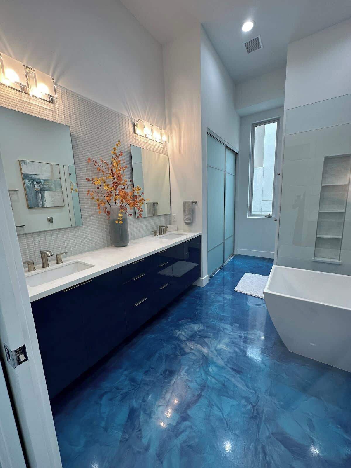 Ducha, secador de pelo y toallas