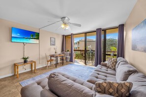 TV - Bright and Chic Kihei Condo (Kihei)