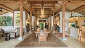 Dining room - Rumah Melati Estate by Villa Finder (Ubud)