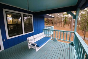 Terrace/patio - The Blue House at Greers Ferry Lake (Edgemont)