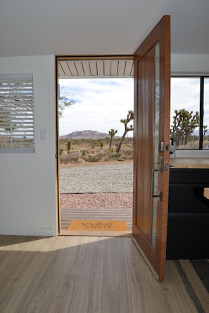 Interior - Casa Nova Romantic private Desert Escape With EV Charger 20 Min to Joshua Tree (Yucca Valley)