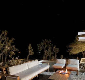 Property grounds - Casa Nova Romantic private Desert Escape With EV Charger 20 Min to Joshua Tree (Yucca Valley)